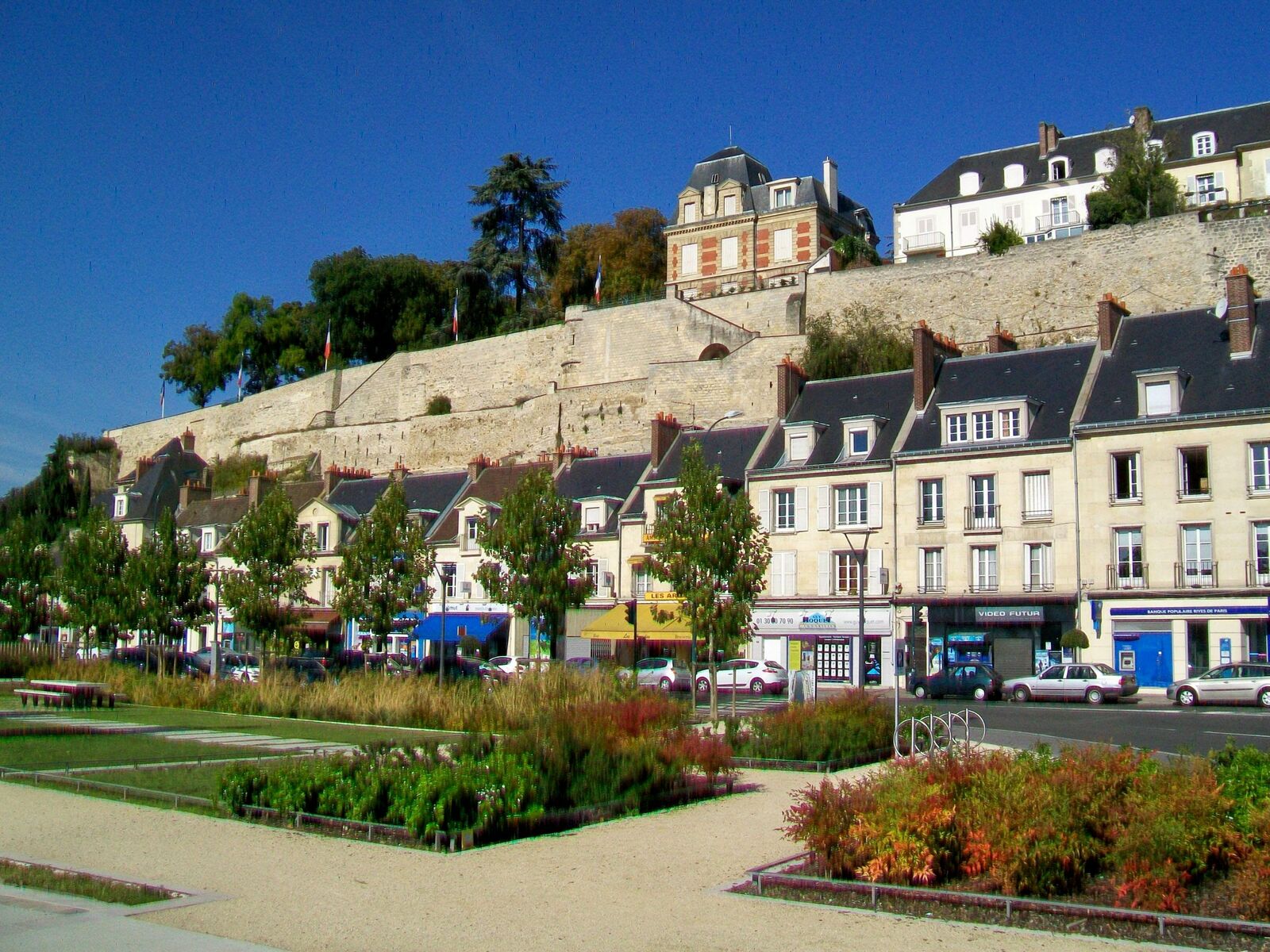 Pontoise, rue de l’Hôtel-Dieu et rempart est